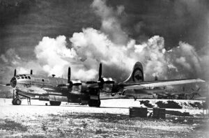 B-29 Enola Gay